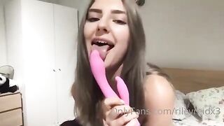 Riley Reid And Friends Group Masturbation Over Zoom