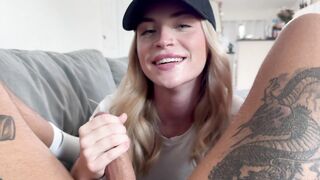 Barista girl cheats on boyfriend while he's at work "I bet you would fuck me better anyway..."