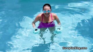 Personal trainer uses lube and dick to make curvy client more relaxed