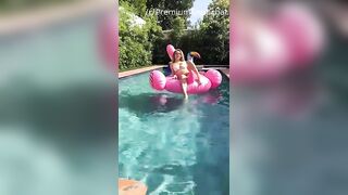 Heidi Grey Poolside Blowjob and Fucking